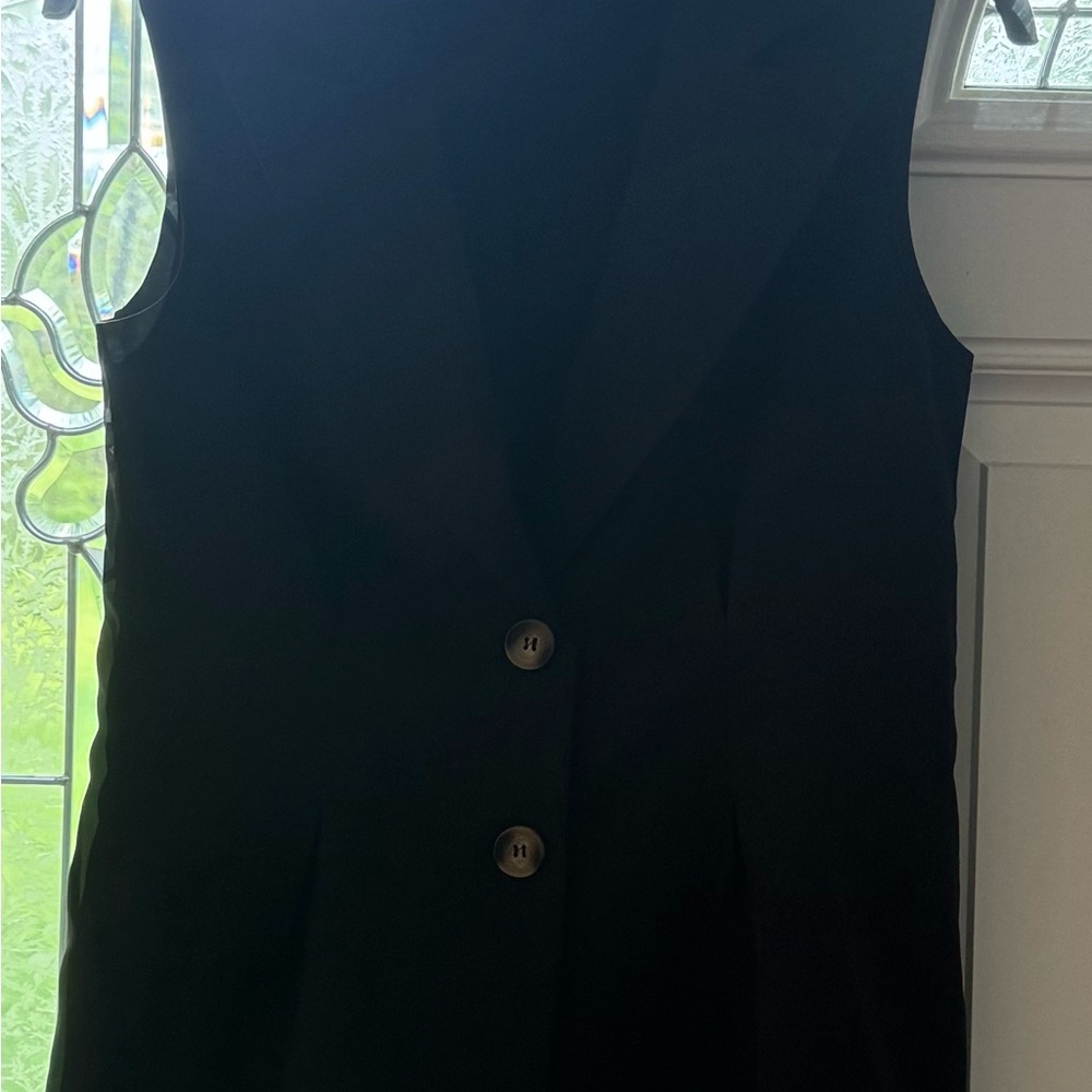 SHEIN Black Sleeveless Boxy Blouse